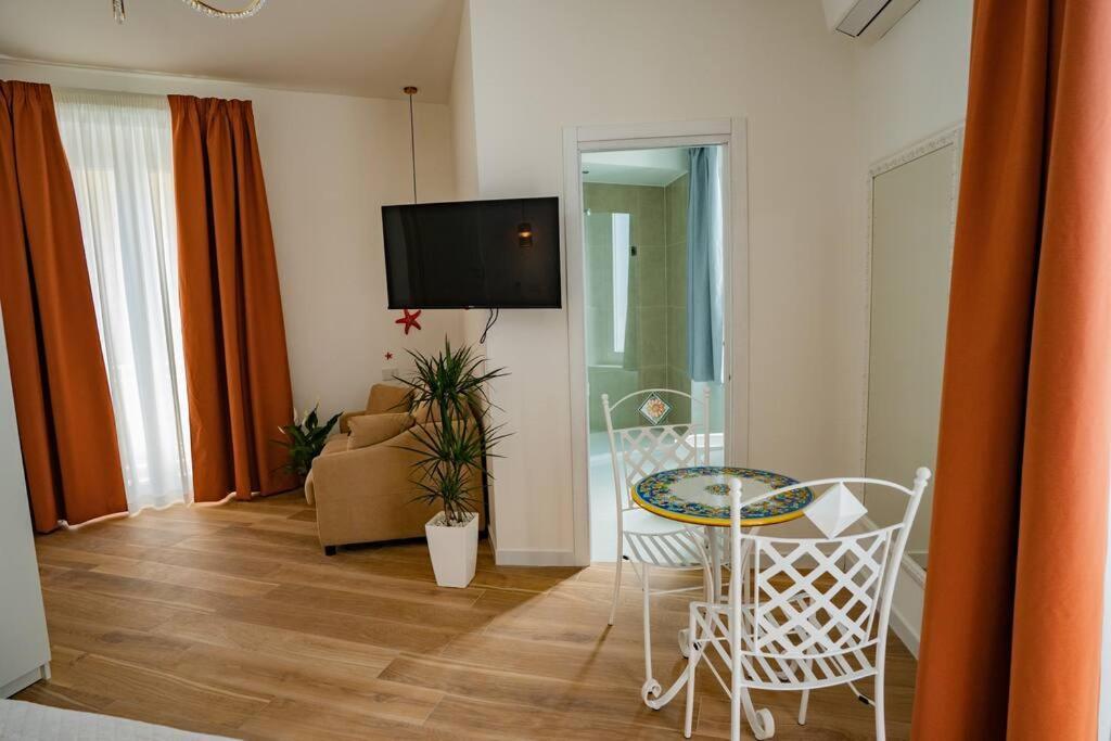 Aquamar Bed And Breakfast Crotone Exterior photo